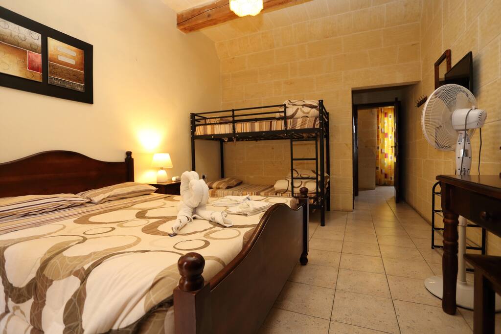 Camera "Malta"