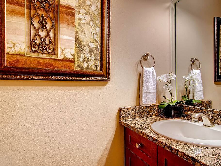 Half bath, 1st floor