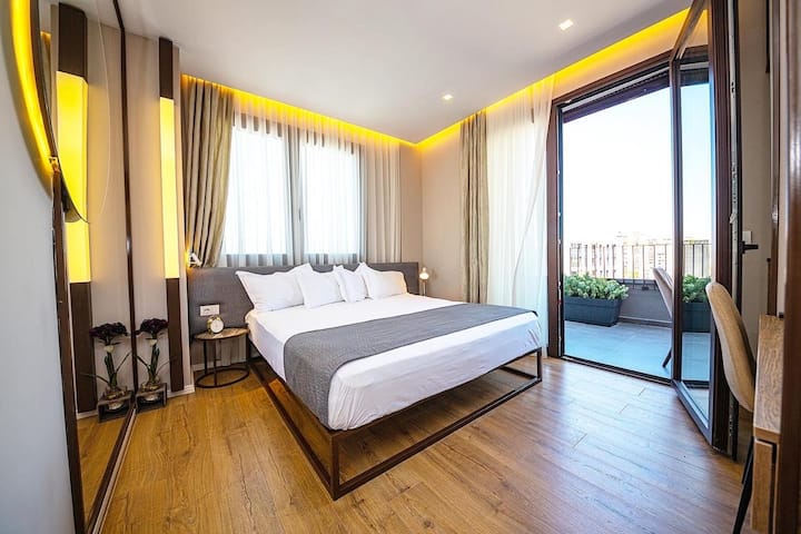 Ცის ოთახი. ისიამოვნეთ ტირანას ცენტრში ყოფნით და ქალაქის ხმაურისგან დაუბრკოლებლად 