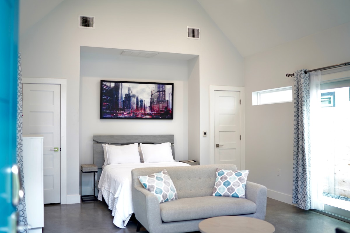 Brand new, Private Studio close to Downtown Austin