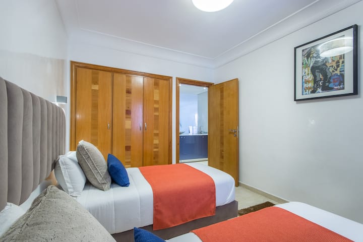 ห้องนอน n ° 2 พร้อมเตียงเดี่ยว 2 เตียงพร้อมเครื่องปรับอากาศ
ห้องนอน 2 พร้อมเตียงเดี่ยว 2 หลังพร้อมเครื่องปรับอากาศ