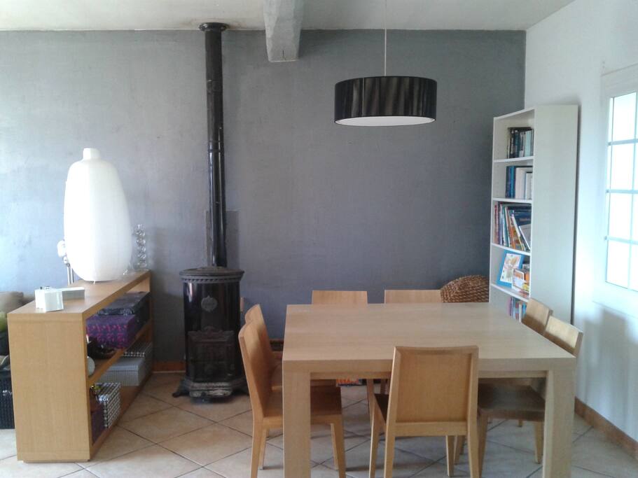 Salle à manger, accueille 8 personnes
