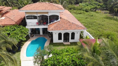 EXQUISITELY RENOVATED OCEAN FRONT VILLA