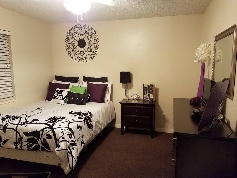 2nd Bedroom Queen separate bath