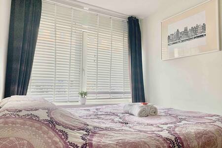 Central stylish room at Vondelpark