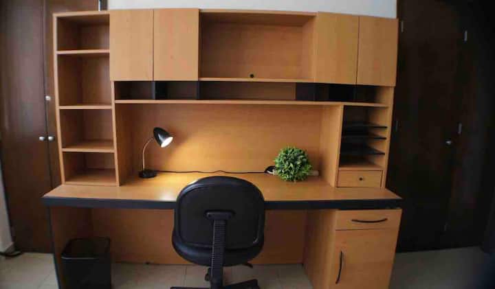 Bureau pour travailler confortablement