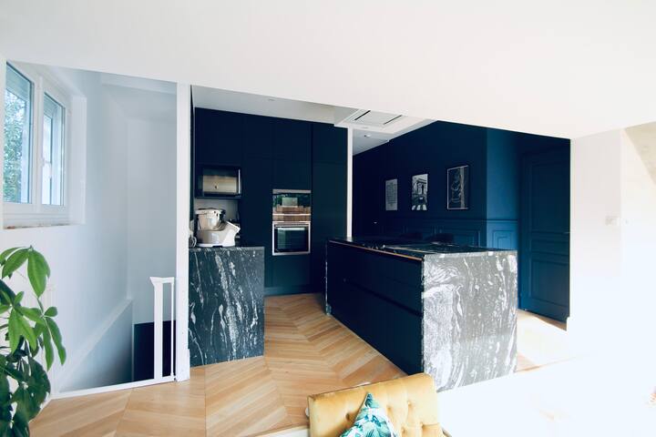 Belle maison en pierre avec cachet et piscine gallery image 5