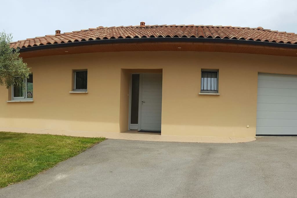 Vue de la maison à votre arrivée