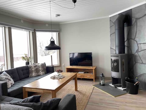 Popular Airbnb listing: Cabin with outdoor Jacuzzi and amazing views in Härjedalen