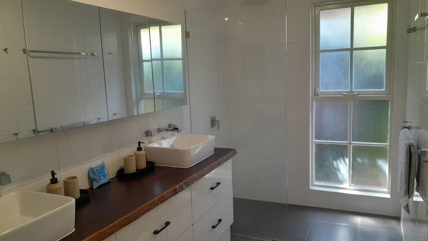 Dunsborough Family Fun House gallery image 3