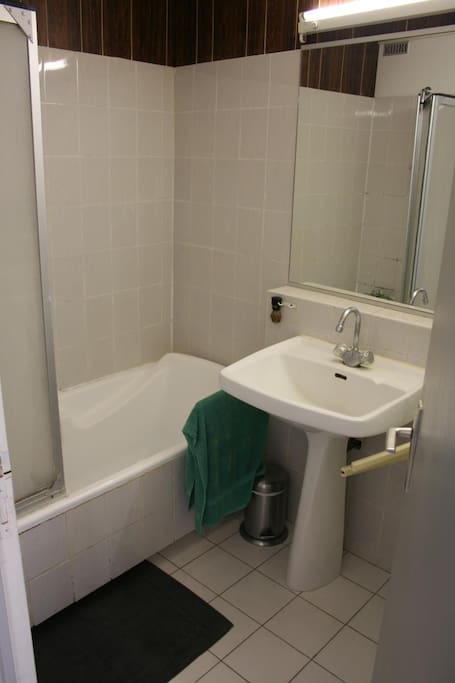 Salle de bains (lavabo, baignoire)
