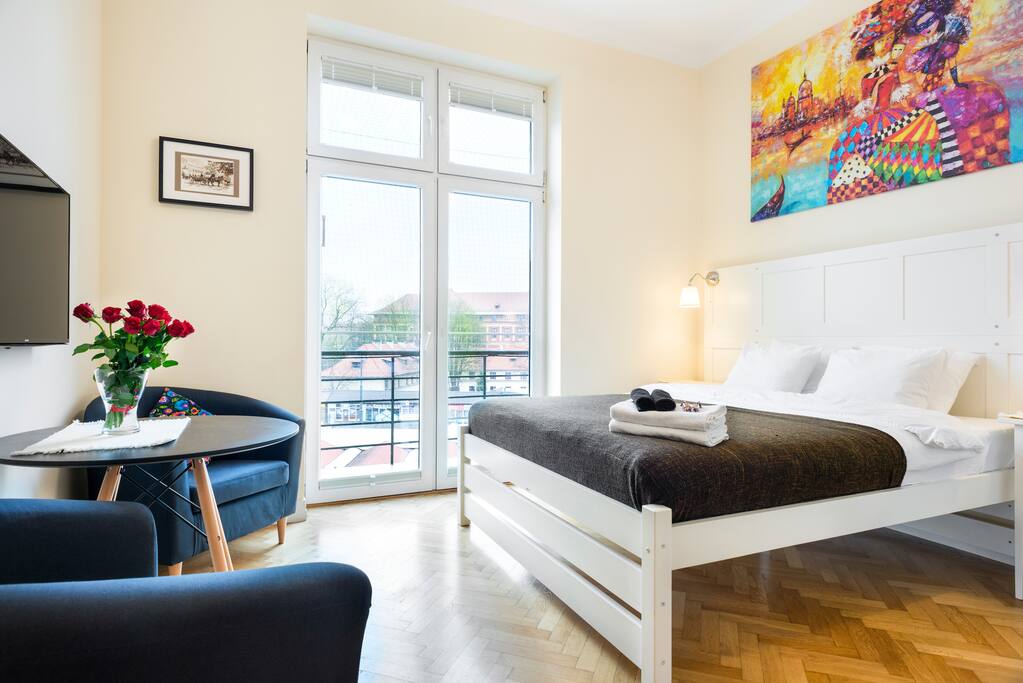 Super comfortable queen size bed