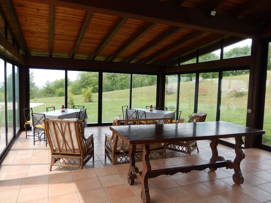 la veranda sulla piscina