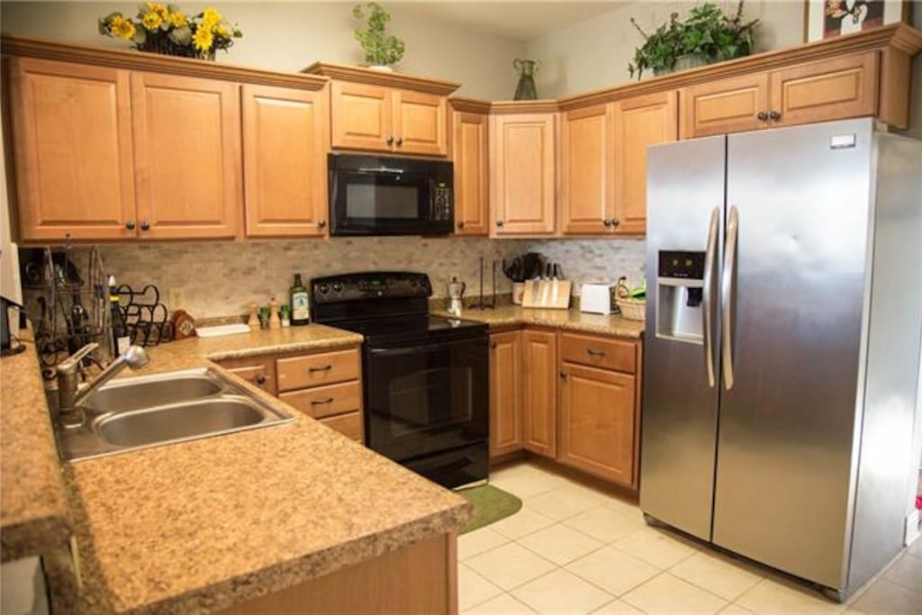Fully furnished kitchen!
