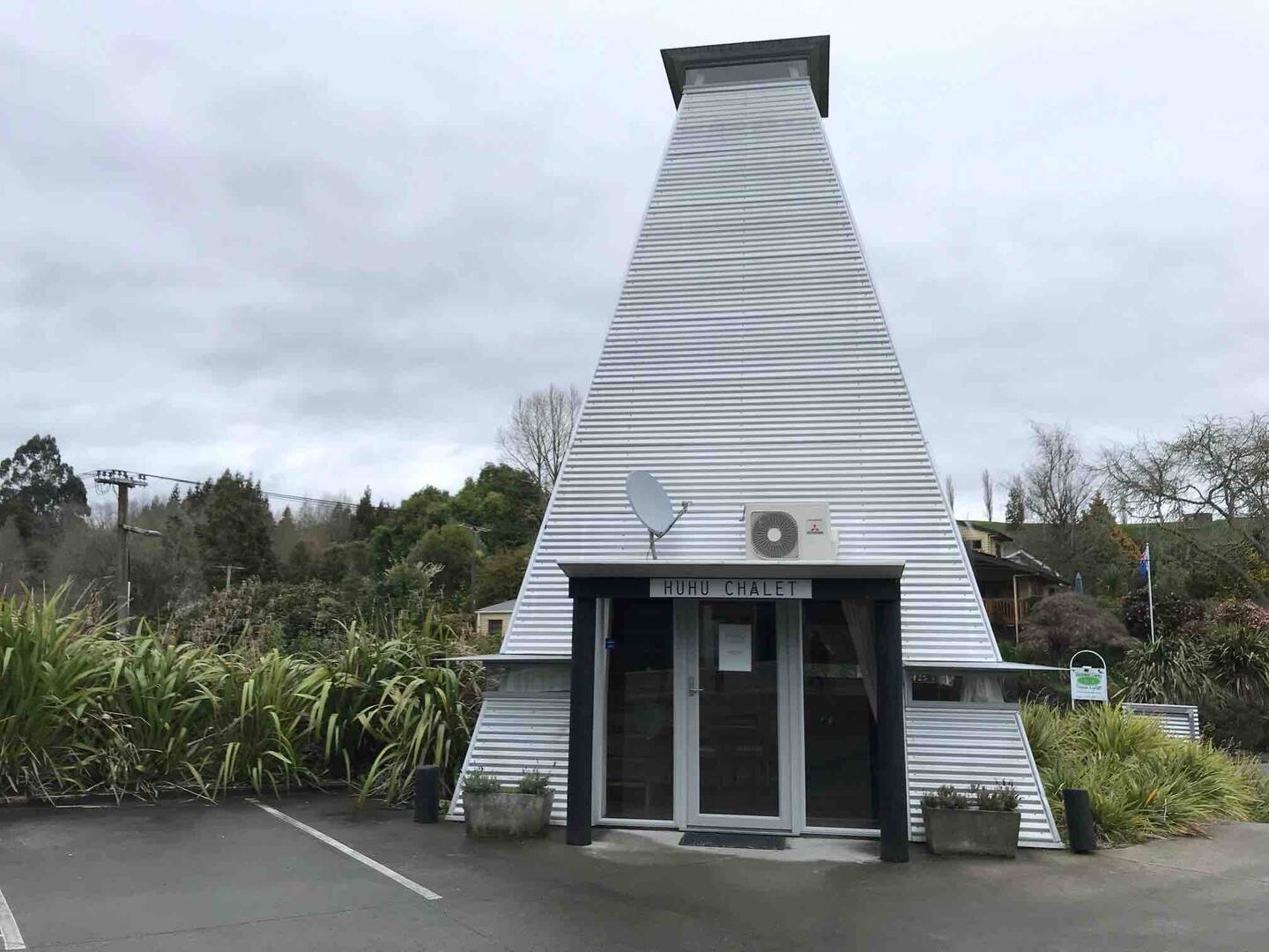 Huhu Chalet - Waitomo Caves 2