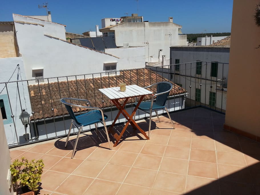 Terraza y aseo exterior (3a planta)