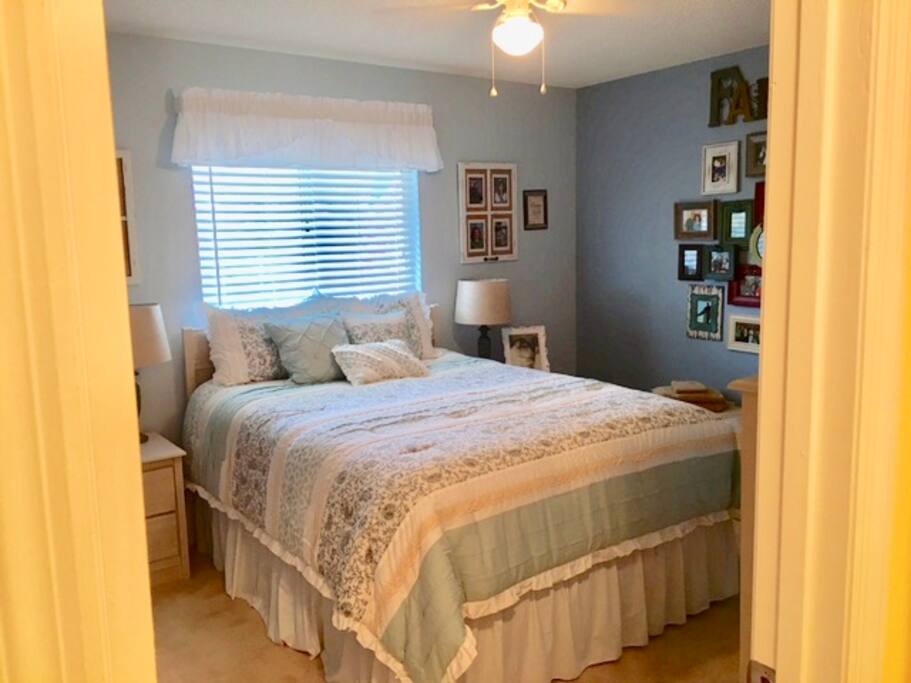 Your Private Room with Comfy Queen Bed