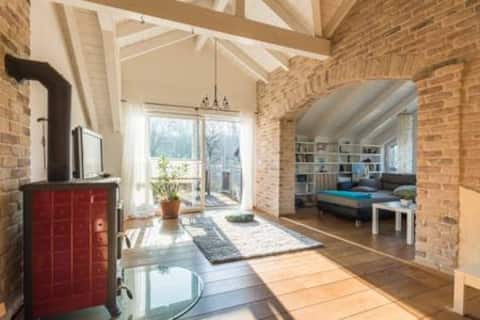 A green oasis on the mountain road