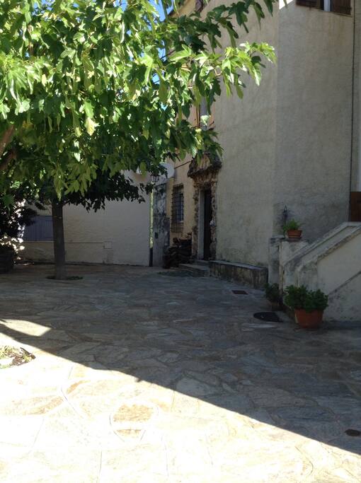 La place du village de Mausoléo