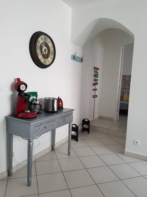 petit couloir qui vous mène dans la chambre