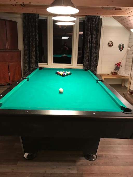 Pool table in Valhall