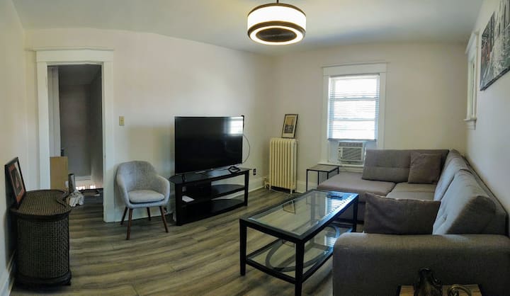 Serene Scene - Duplex - Walk To The Falls - Niagara Falls