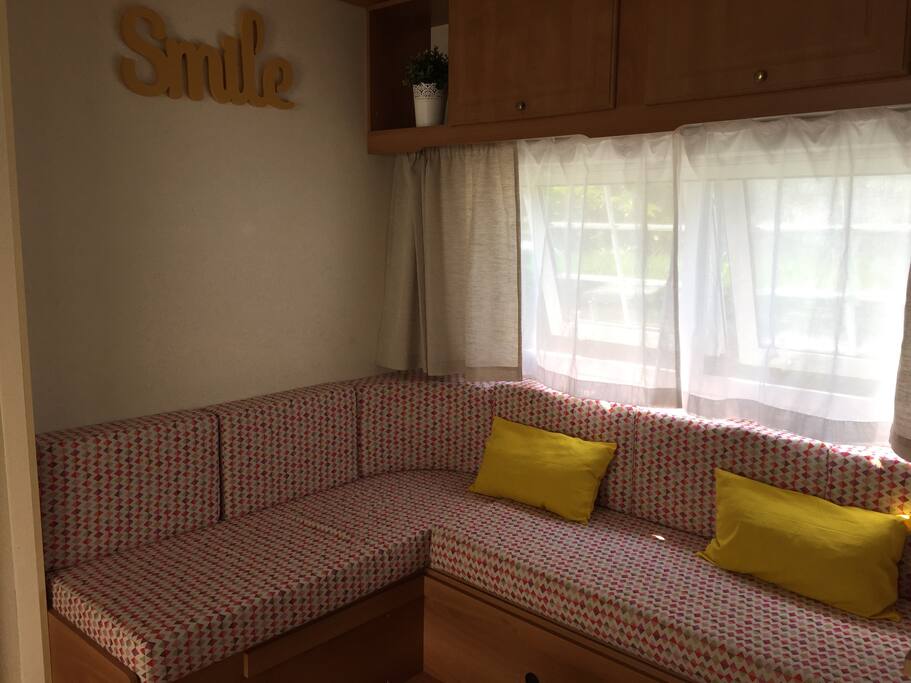 Salon réversible pour créer un couchage 2 personnes