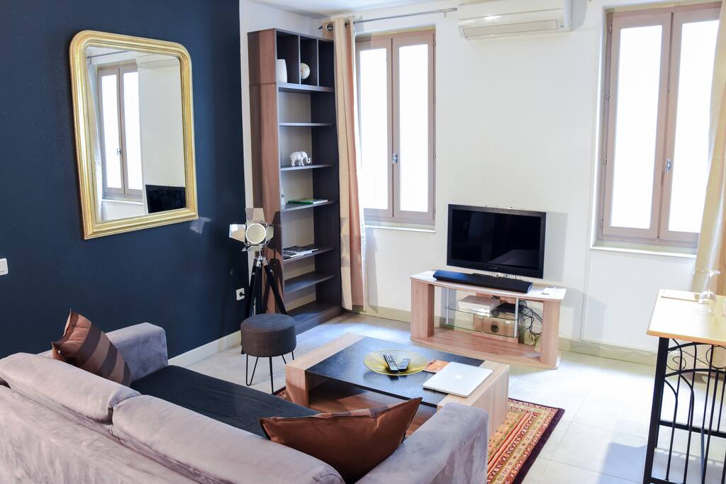 Cosy space