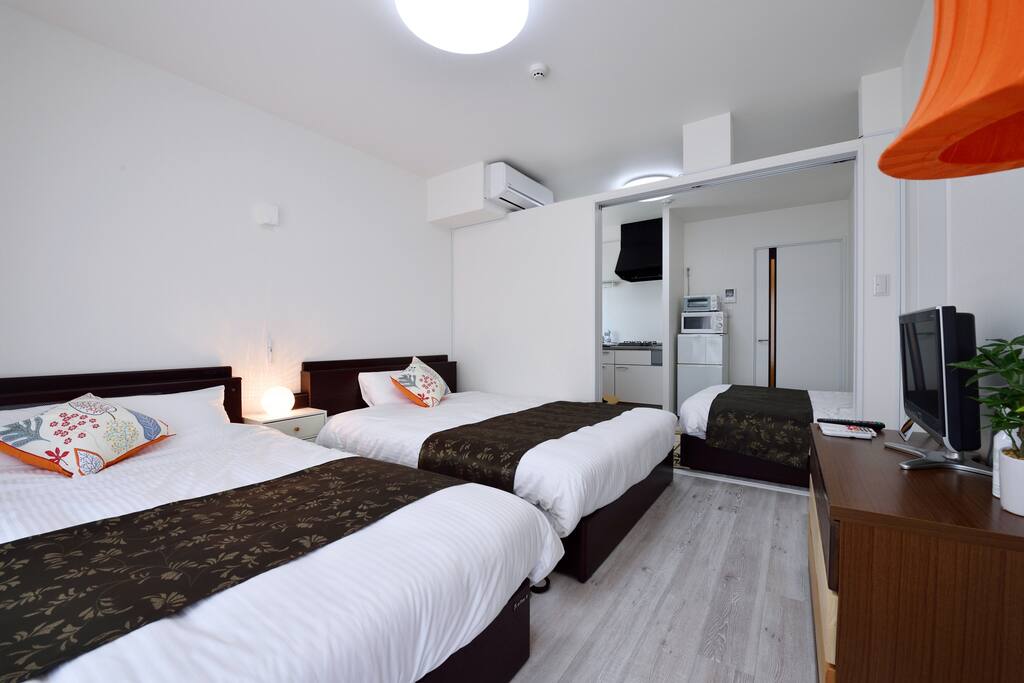 3 double beds