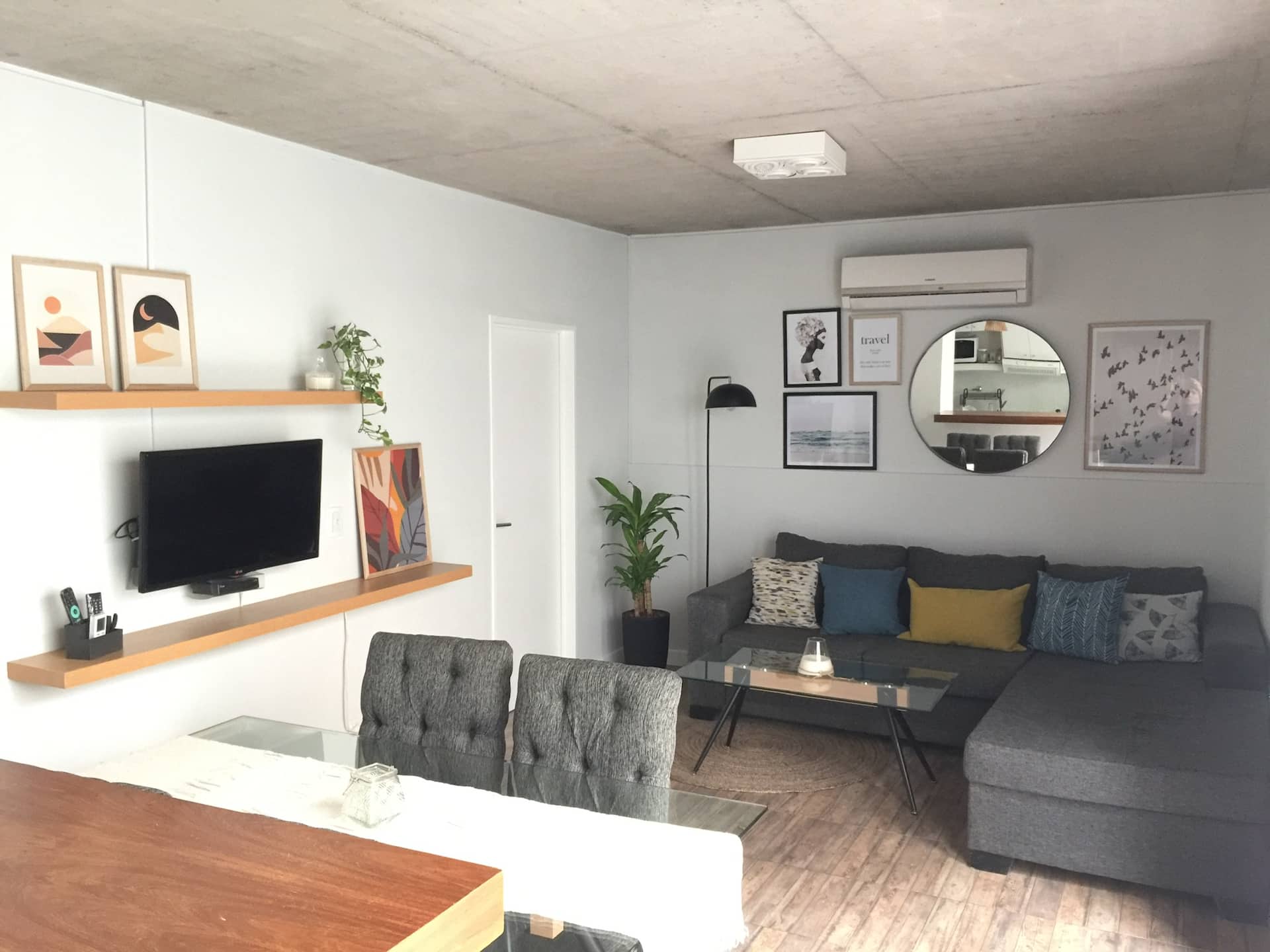 Beautiful apartment in front of the Mercat Villa Crespo