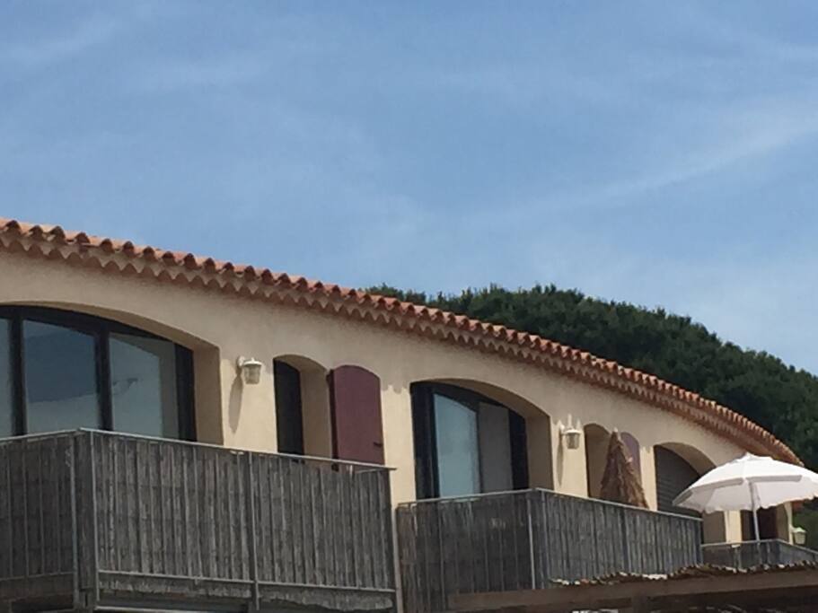 Vue depuis la plage. View from the beach