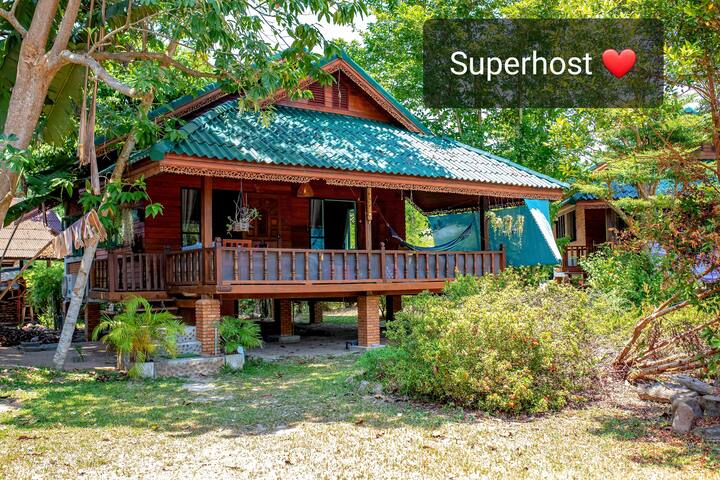 BOHO CABIN ❤️ Beautiful Sea Views, West Coast