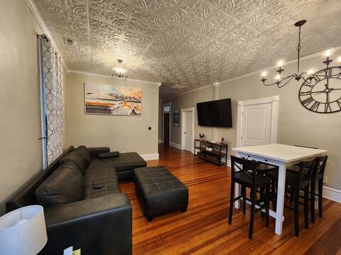 The Little Green House. Cozy & Centrally Located