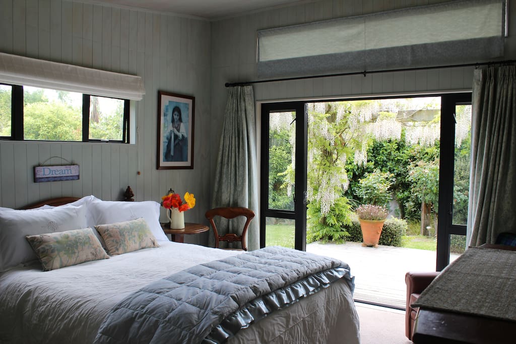 Private Bedroom,opens directly, on to the deck!