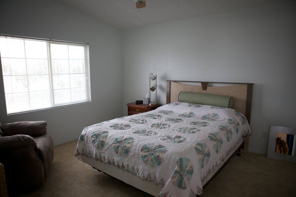 Queen size bed in second bedroom