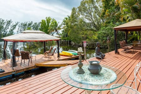 4 The Middelburg Your Oasis on the Lake Naples FL