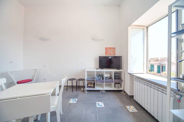 San Mattia rooftop attic – cozy & panoramic gallery image 5