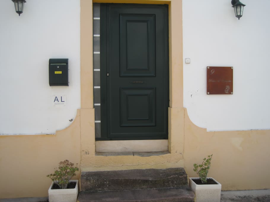 Porta da frente / Front door / Entrée principale