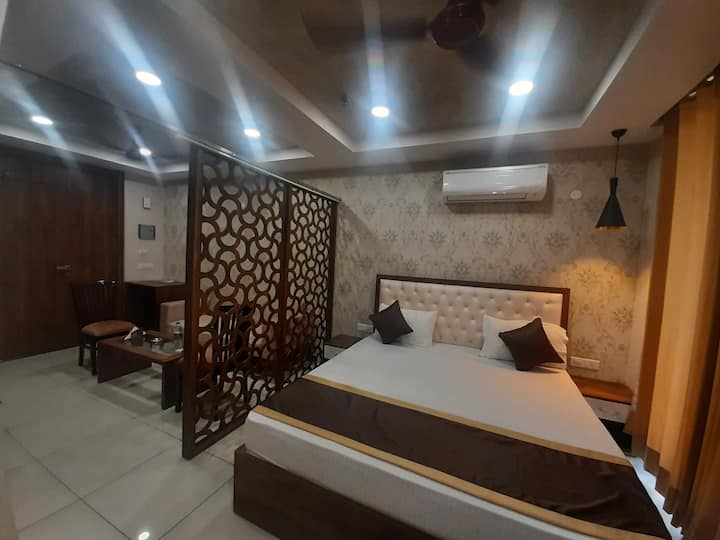 King Size Big Bed 72×75 For your Comfortable Stay.4to5 Persons Sitting Area With Privacy.

 In Pentry With Refrigerator Microwave Sandwiche Maker Elect Cattle and Cutarlies.

Tea Coffee GreenTea. 2×1LTR Wtr Btls and Mrng Brakefast Also Complimentary.