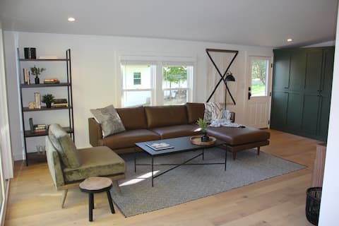 Popular Airbnb listing: Gorgeous Newly Renovated Waterfront Cabin in Finger Lakes