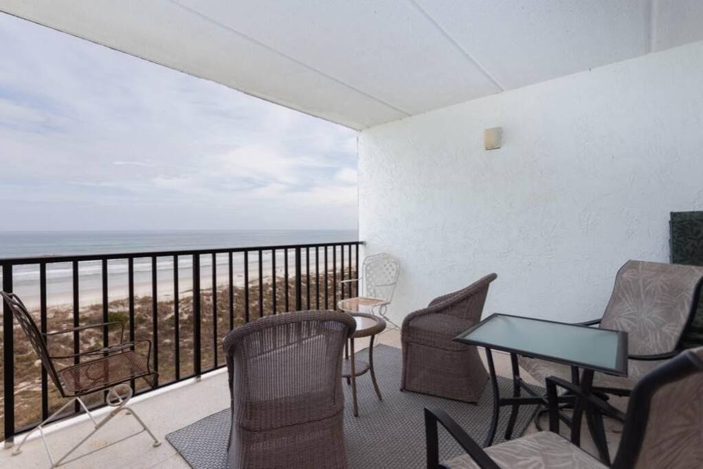 Dine al fresco and listen to the surf - The view from our 3rd floor balcony is simply amazing! Enjoy breakfast, lunch and dinner