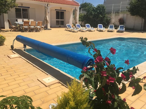 Ferragudo 5 Bedroomed Villa with Heated Pool