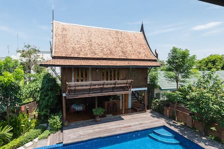 Quiet&Natural Thai style poolside villa Onnut