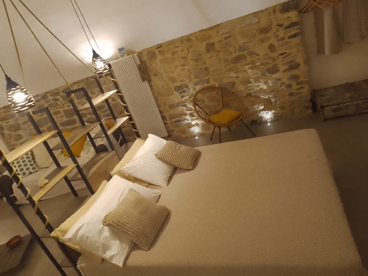 Bračni krevet (širine 125-149 cm) s visokim/niskim jastu 