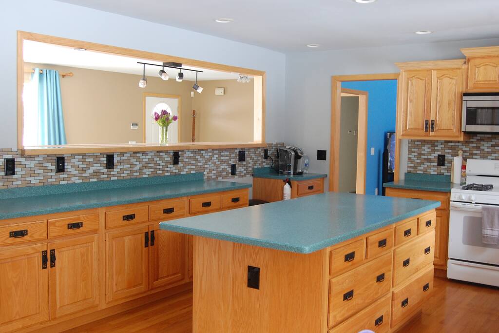 Oversized island for all your prep needs!