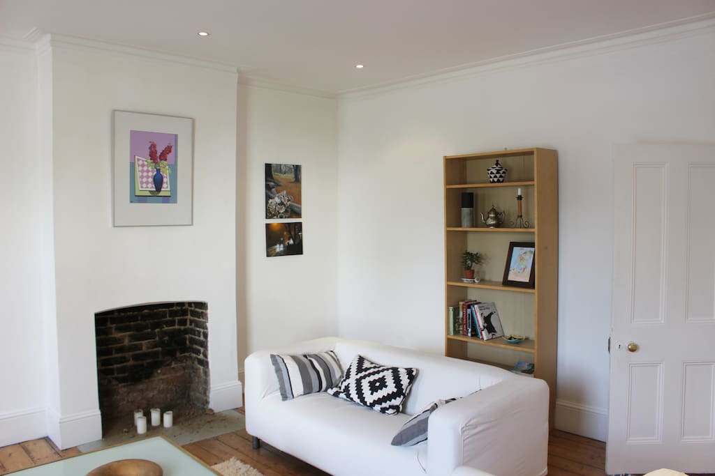 Another view of the lounge