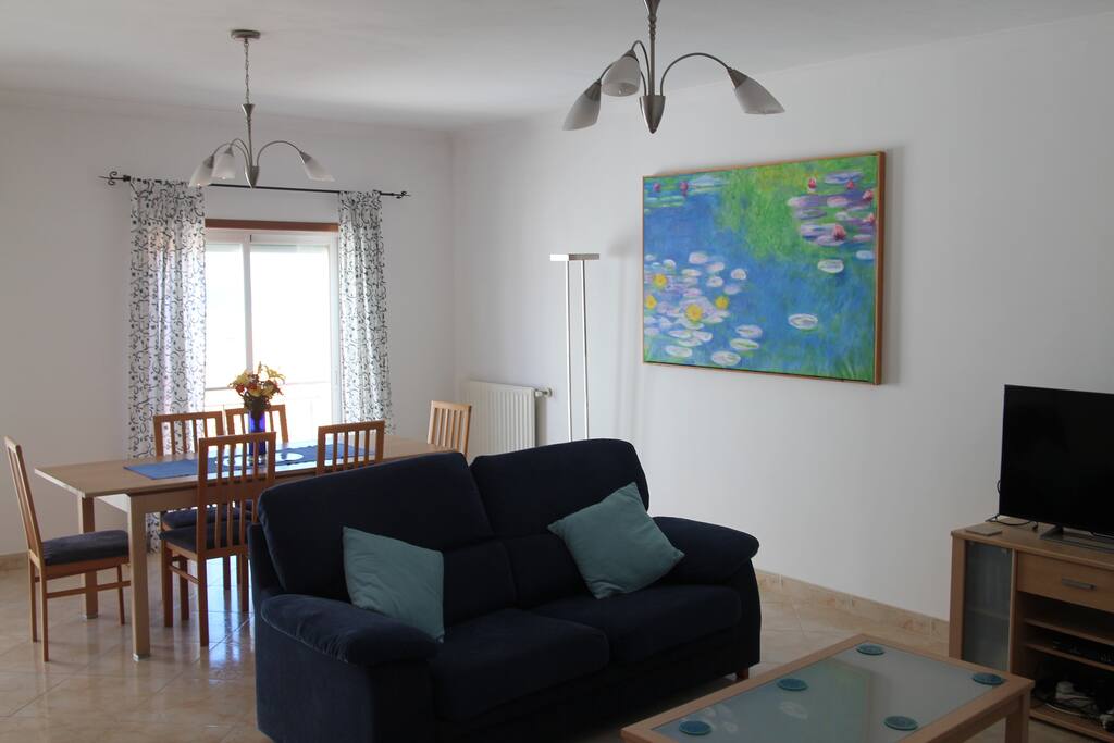 sitting / dining room