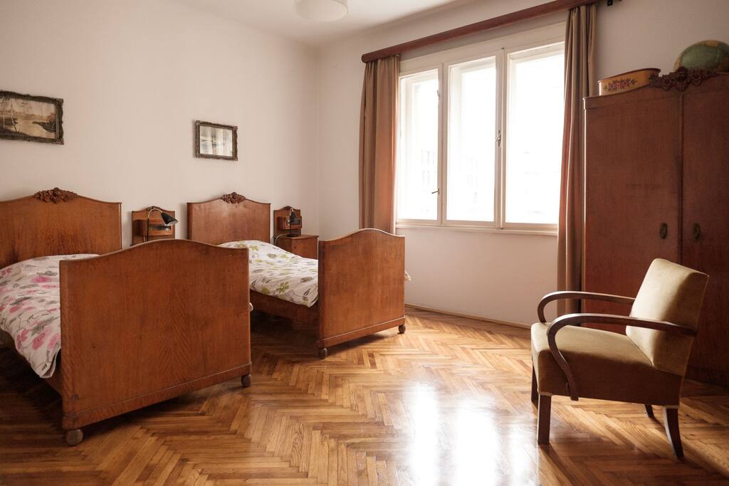 Bedroom 2 has twin beds