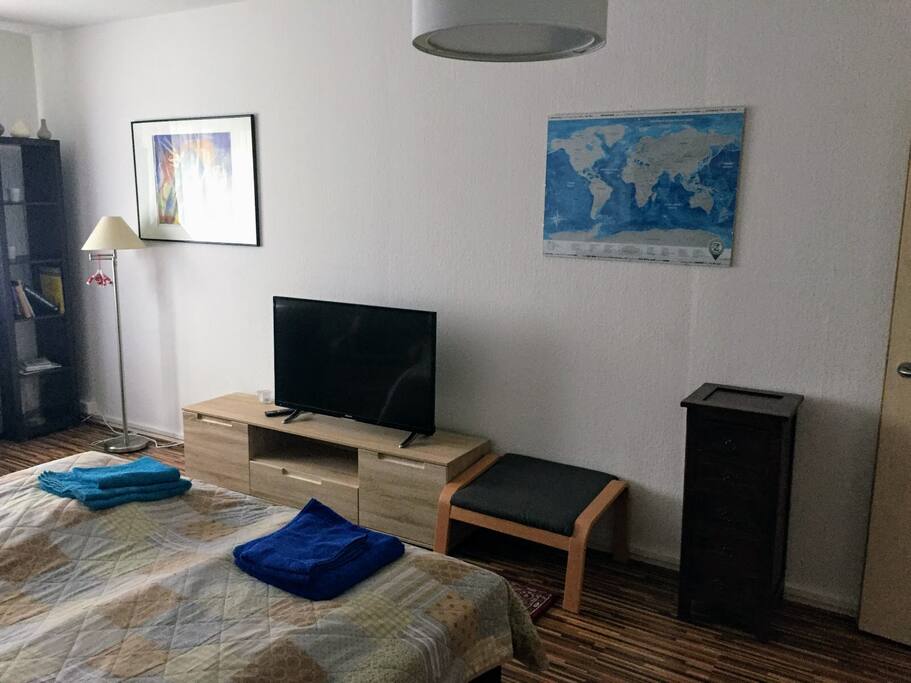 The TV has all major German stations.