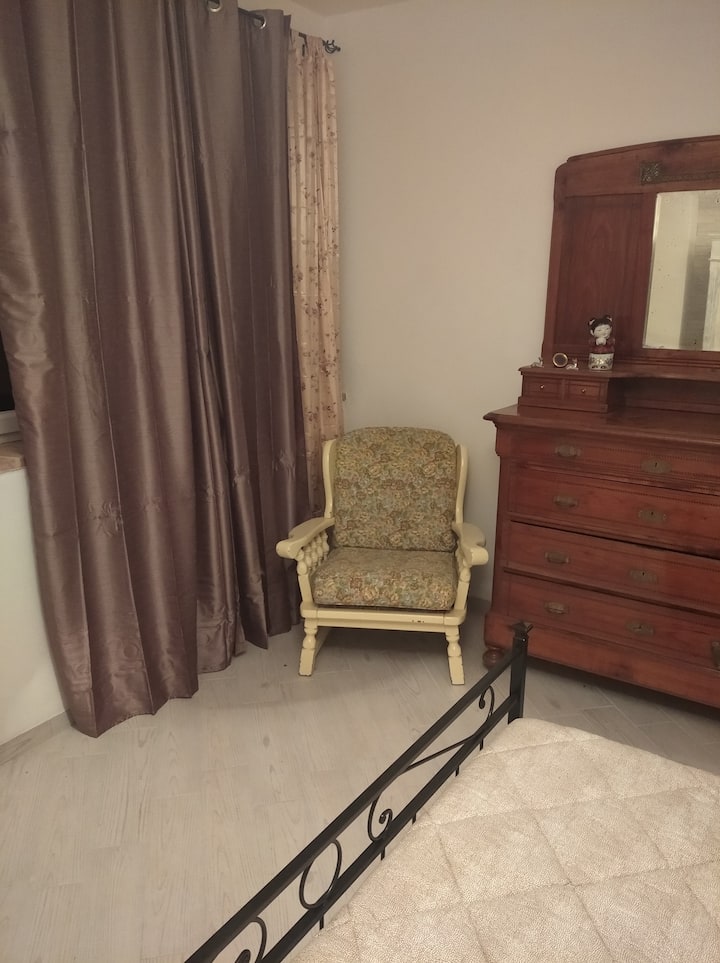 Първа спалня с малко двойно легло